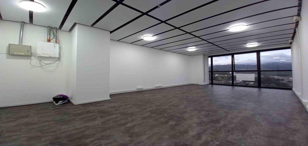 Oficina en arriendo en Avenida Santander, Manizales, 26 m² · foto 7 de 9