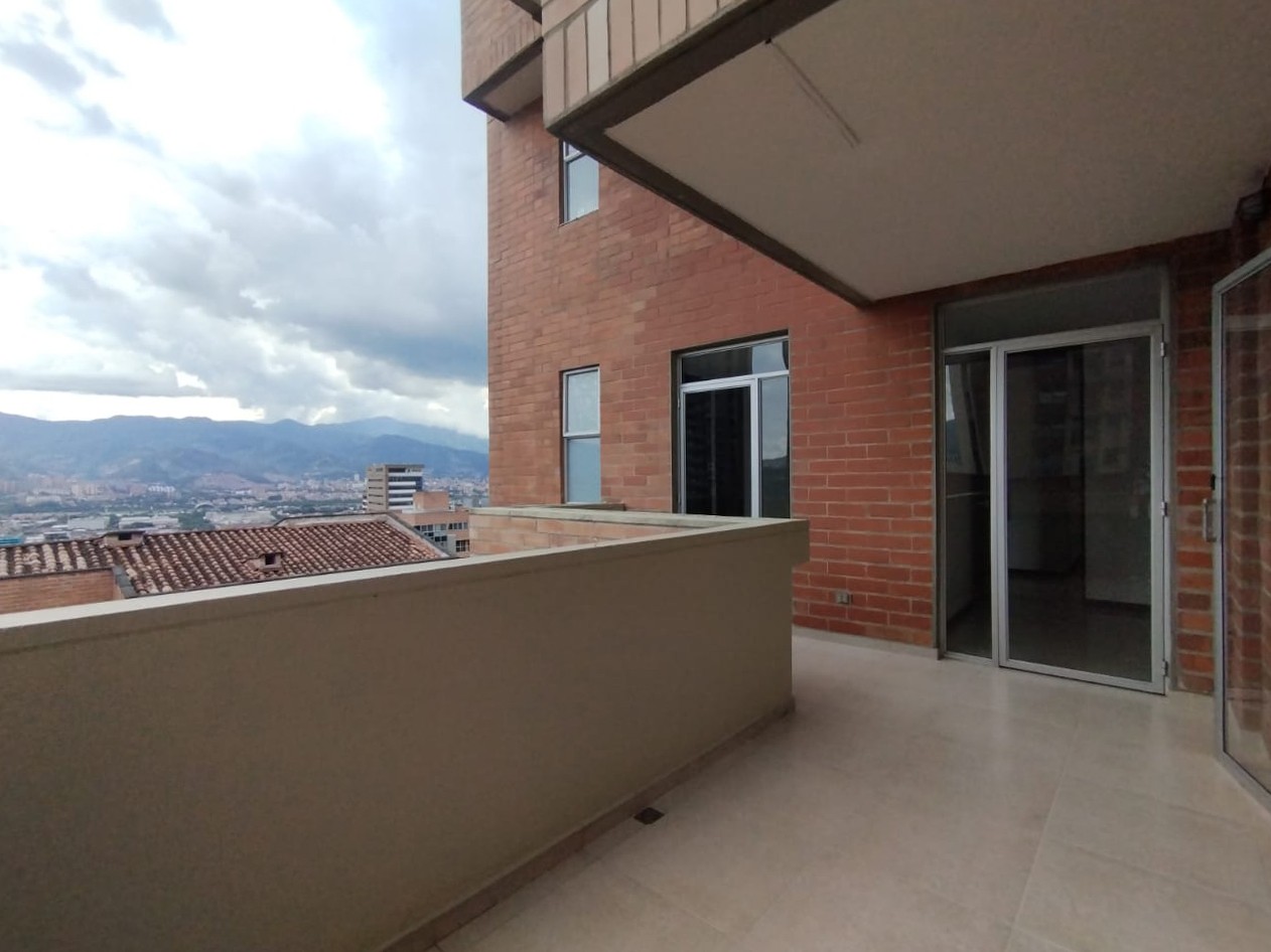 Apartamento en arriendo en El Poblado, Medellín · foto 15 de 18