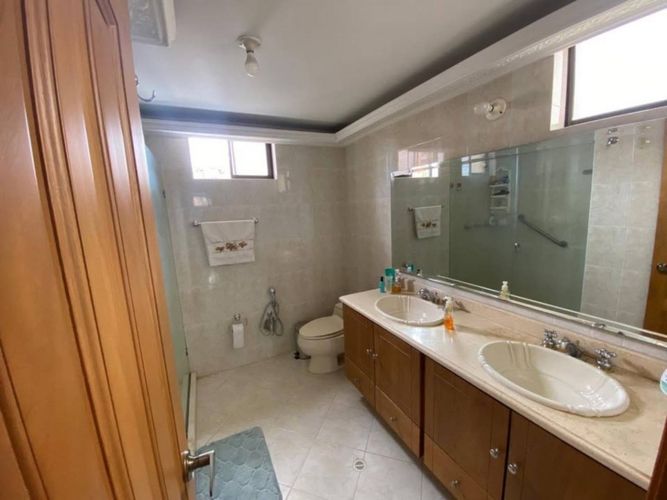 Apartamento de 4 alcobas en venta en Cabecera Del Llano, Bucaramanga, 251 m² · foto 14 de 24