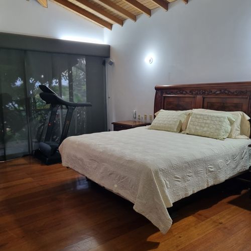 Casa de 5 alcobas en venta en El Poblado, Medellín, 685 m² · foto 7 de 24