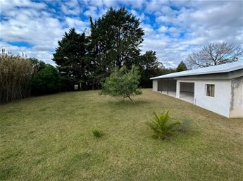 ALQUILER CASA MAS GRAN TERRENO EN ZONA DE BARRIOS PRIVADOS PROXIMO A CUMBRES DE CARRASCO IDEAL PARA EMPRENDIEMIETO