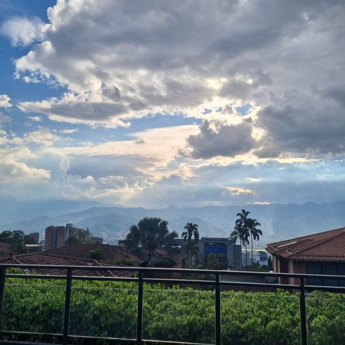Casa de 5 alcobas en venta en El Poblado, Medellín, 685 m² · foto 16 de 24