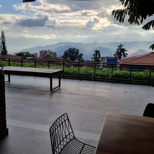 Casa de 5 alcobas en venta en El Poblado, Medellín, 685 m² · foto 20 de 24