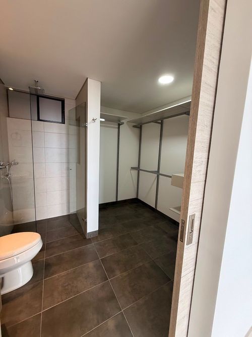 Apartamento de 2 alcobas en venta en El Poblado, Medellín, 87 m² · foto 17 de 20