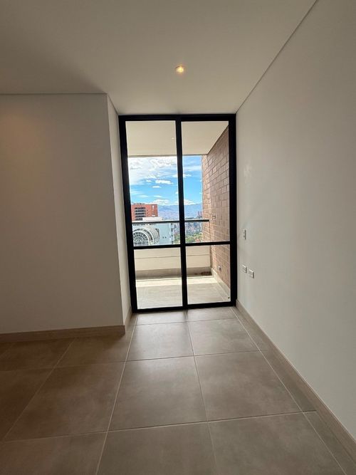 Apartamento de 2 alcobas en venta en El Poblado, Medellín, 87 m² · foto 18 de 20