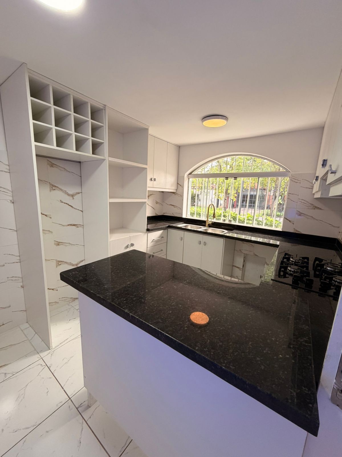 Exclusiva Casa en Alquiler en Asunción - Los Laureles — foto 3