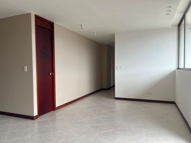 Apartamento de 2 alcobas en arriendo en El Poblado, Medellín, 95 m² · foto 4 de 15