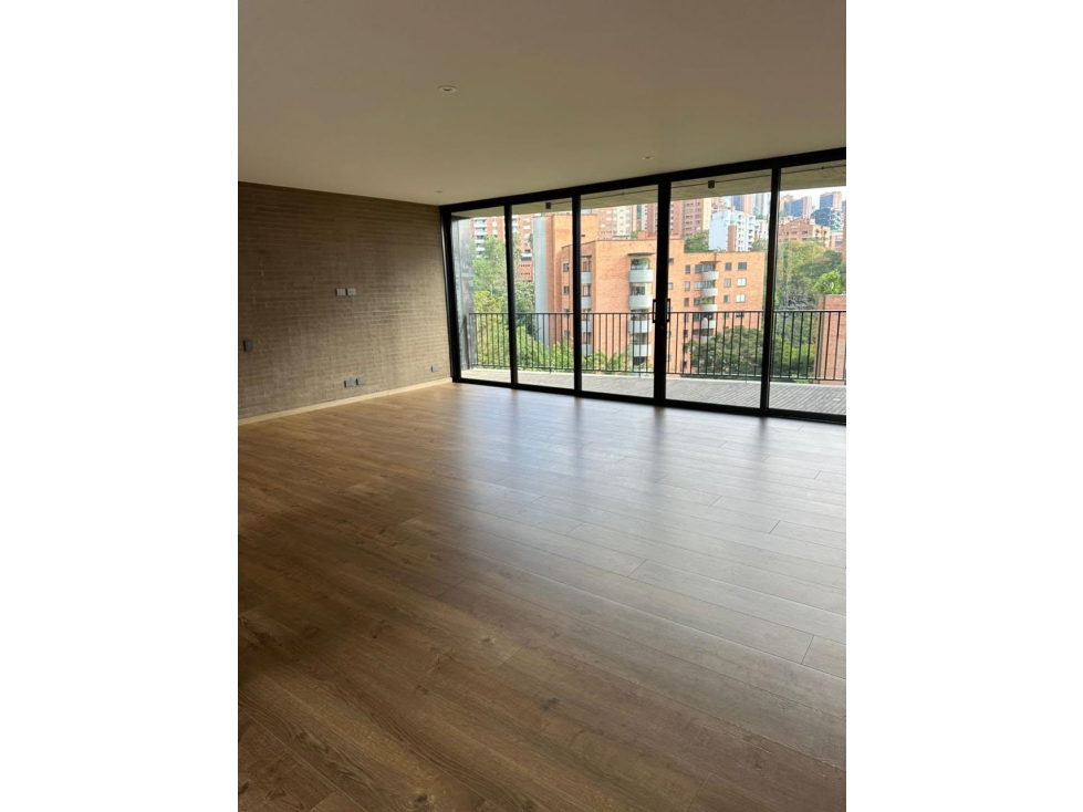 Apartamento en venta en El Poblado, Medellín 3