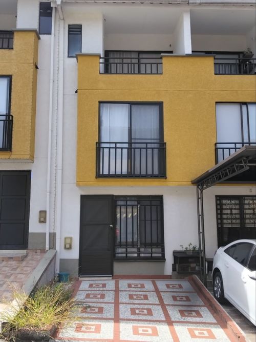 Casa de 3 alcobas en venta en El Dorado, Pereira, 89 m² · foto 2 de 9
