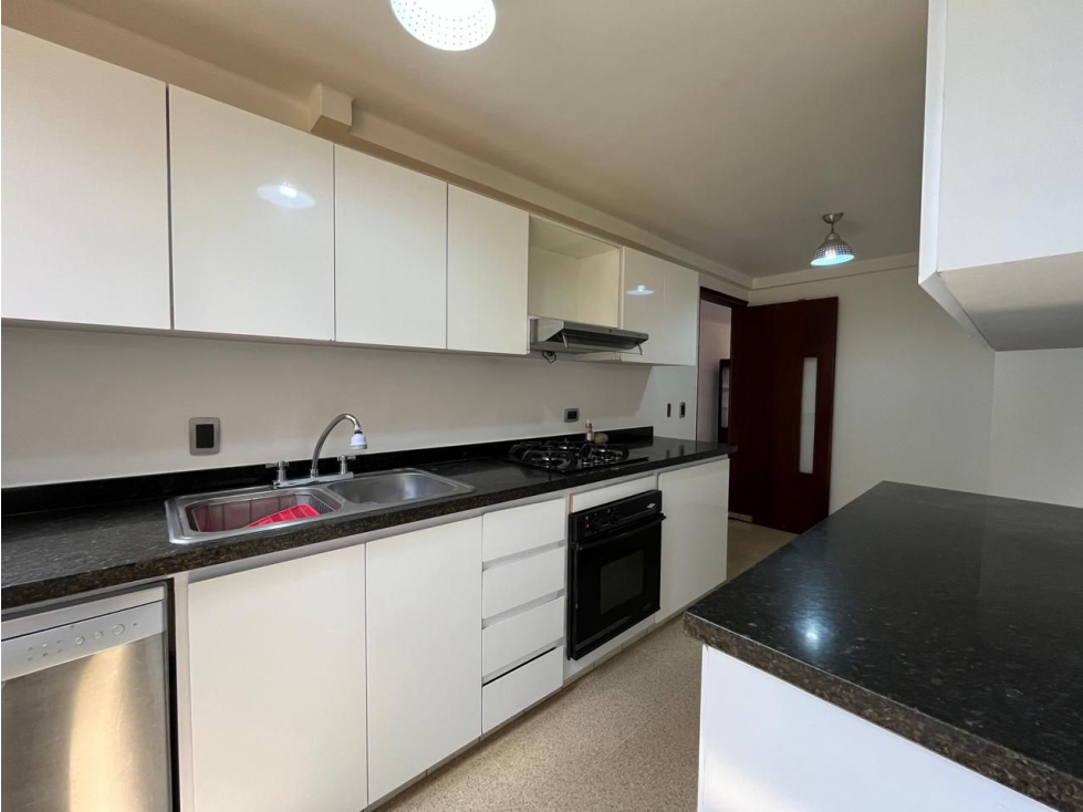 Apartamento en venta en El Poblado, Medellín 5