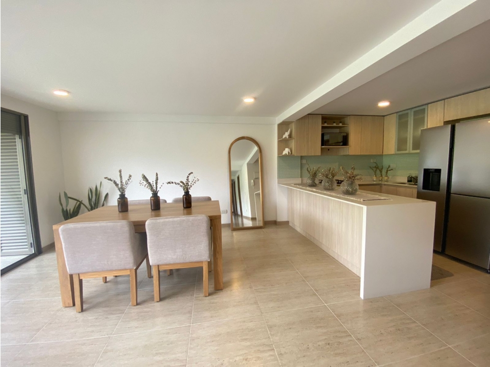 Apartamento en venta en Loma de los bernal, Medellín 2