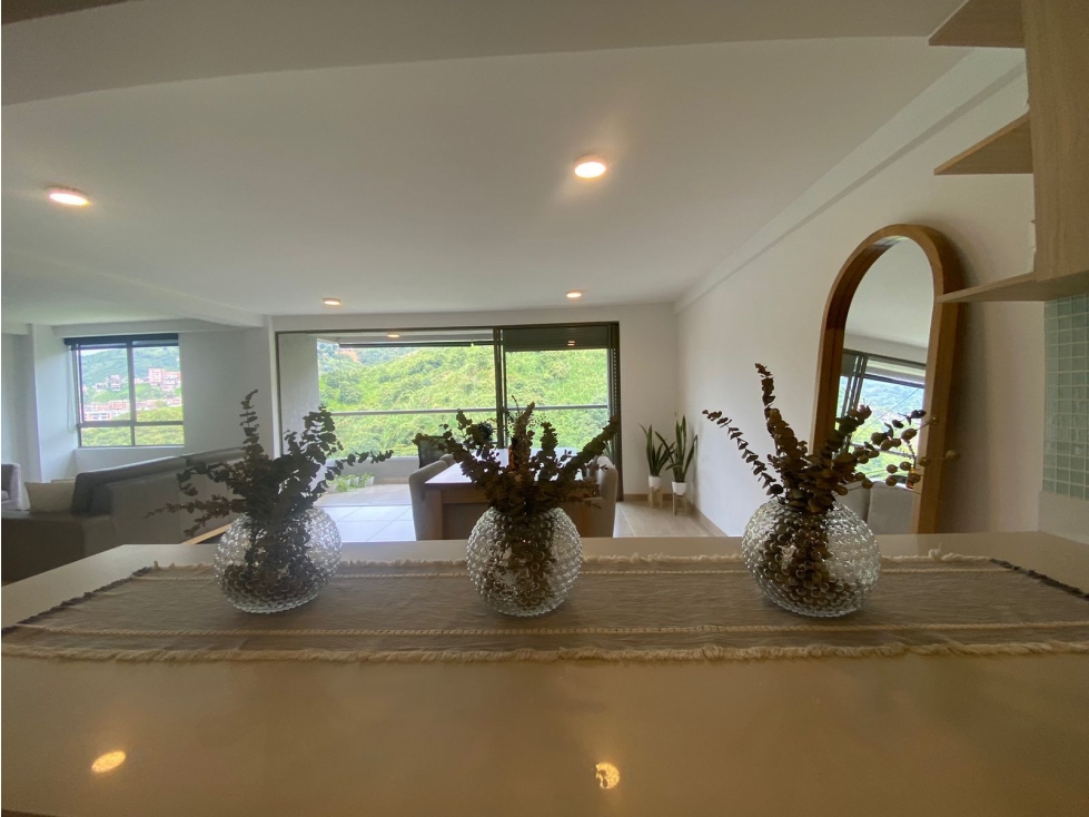 Apartamento en venta en Loma de los bernal, Medellín 4