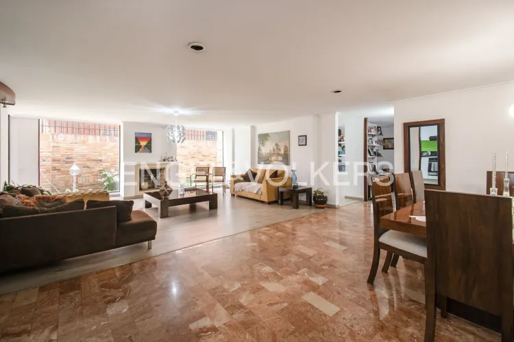 Apartamento en venta en Santa Barbara, Bogotá · foto 2 de 18