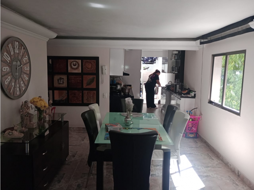 Apartamento en venta en Loma de los bernal, Medellín 2