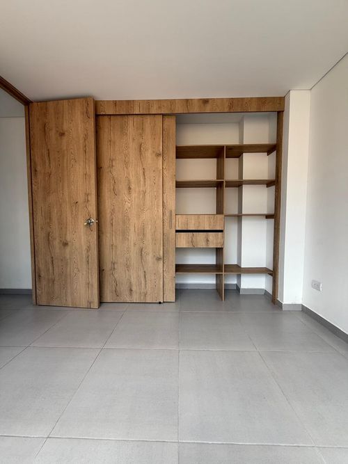 Apartamento de 3 alcobas en arriendo en Cristobal, Medellín, 85 m² · foto 3 de 8
