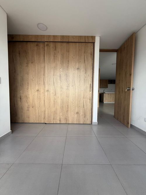 Apartamento de 3 alcobas en arriendo en Cristobal, Medellín, 85 m² · foto 6 de 8