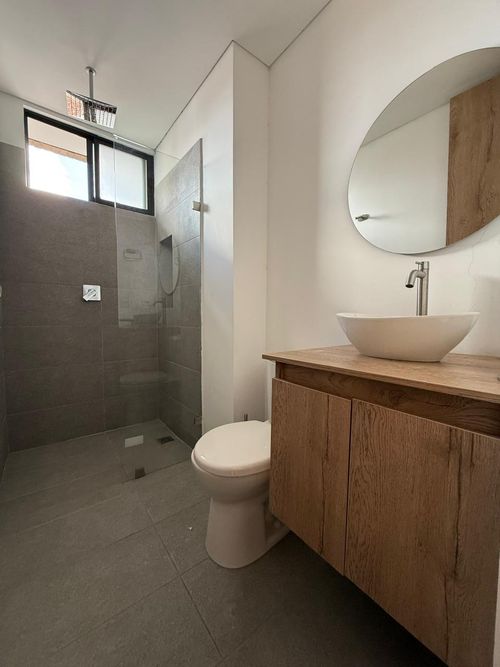 Apartamento de 3 alcobas en arriendo en Cristobal, Medellín, 85 m² · foto 7 de 8