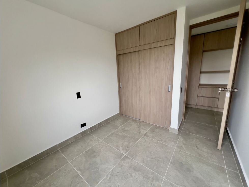 Apartamento en venta en Loma de los bernal, Medellín 5