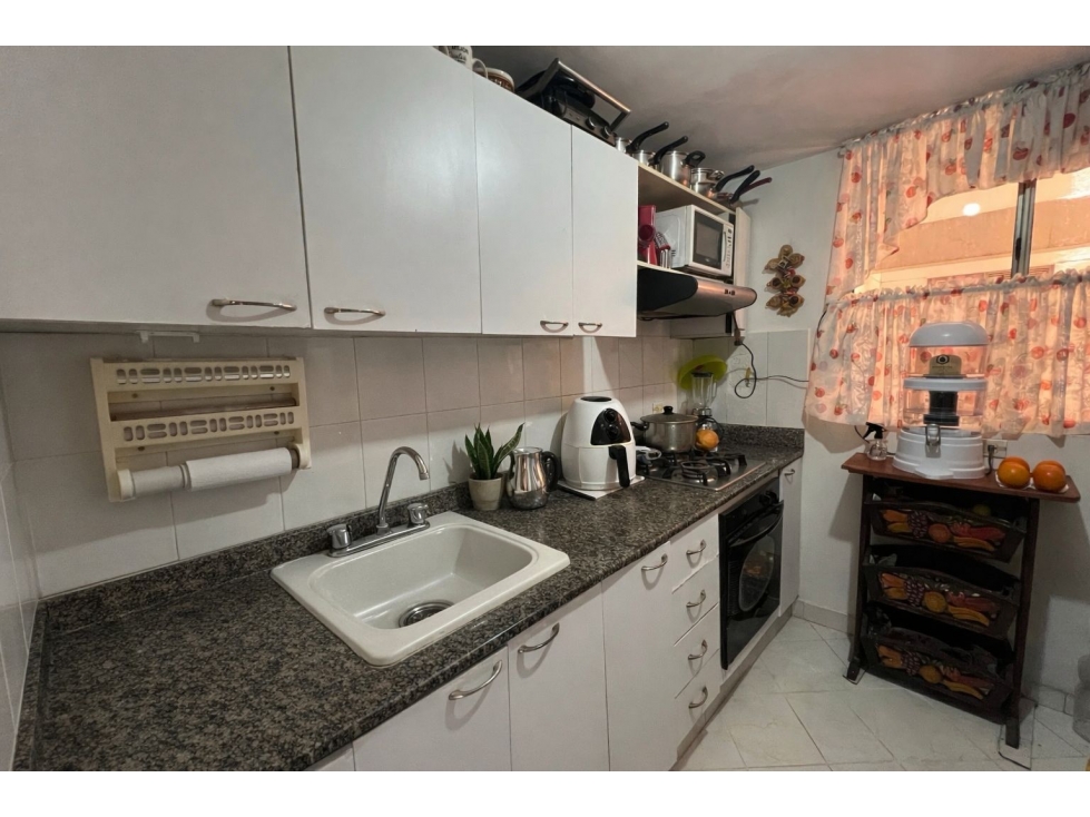 Apartamento en venta en Loma de los bernal, Medellín 4