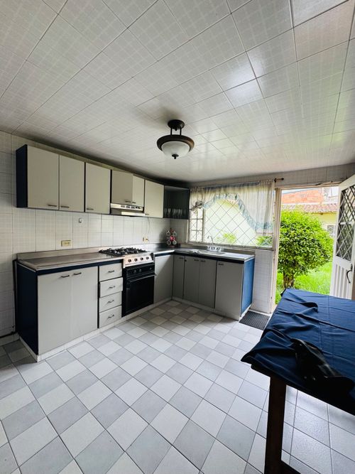 Casa de 7 alcobas en venta en Laura Vicuña, Chía, 300 m² · foto 15 de 24