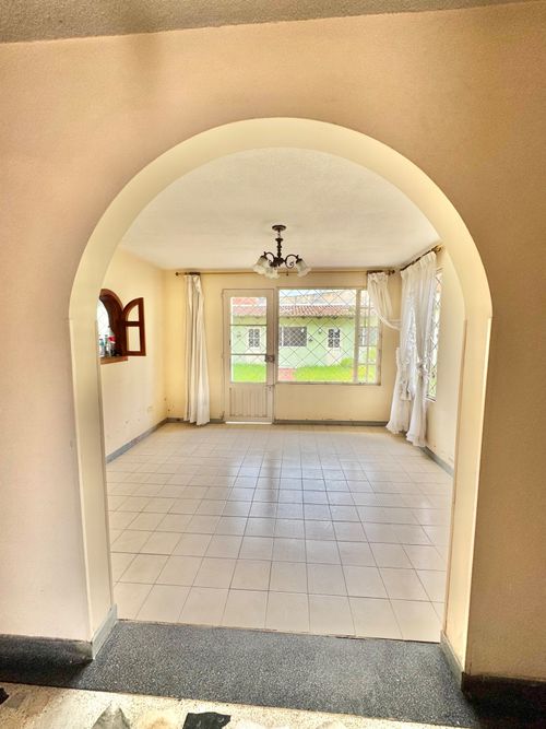 Casa de 7 alcobas en venta en Laura Vicuña, Chía, 300 m² · foto 23 de 24