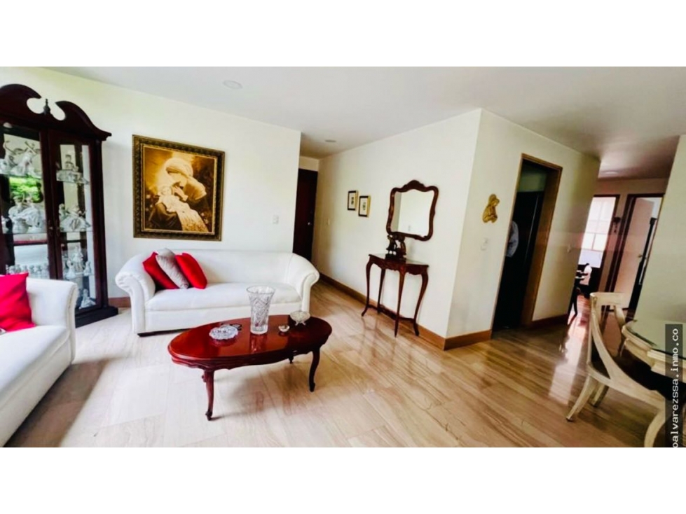 Apartamento en venta en El Poblado, Medellín 2