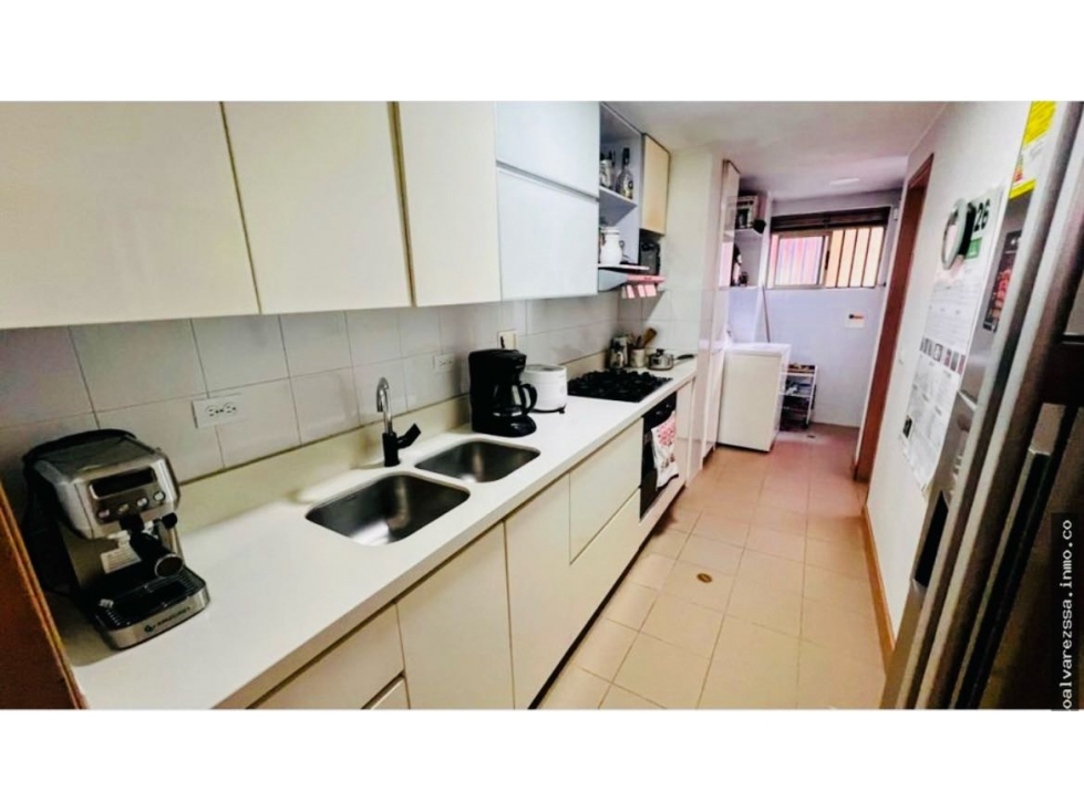 Apartamento en venta en El Poblado, Medellín 3