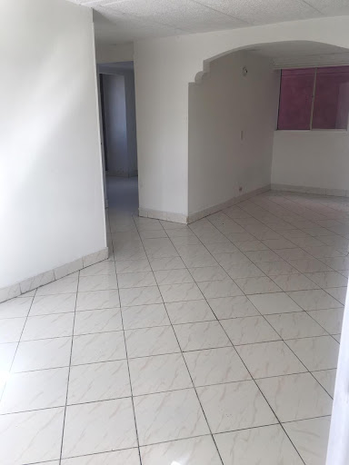 Apartamento en venta en Villas De Granada, Bogotá · foto 2 de 17