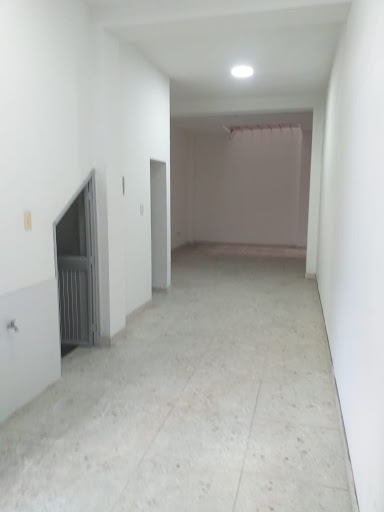 Casa en venta en Engativa Centro, Bogotá · foto 3 de 14