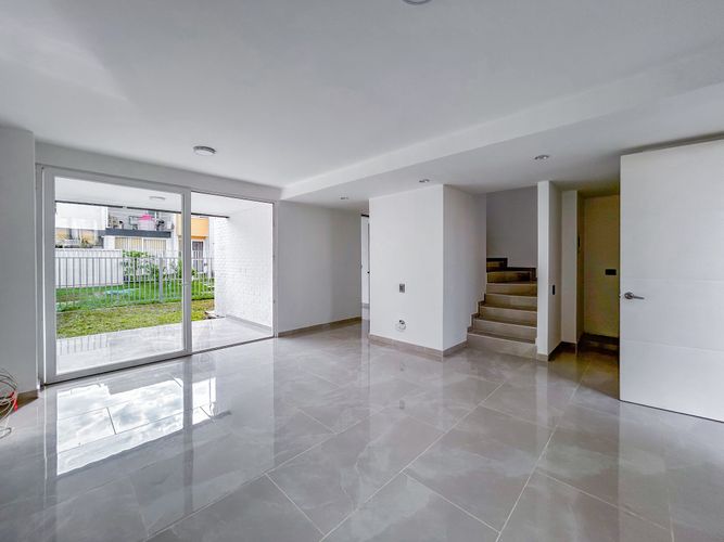 Casa de 4 alcobas en venta en El Castillo, Jamundí, 150 m² · foto 2 de 18