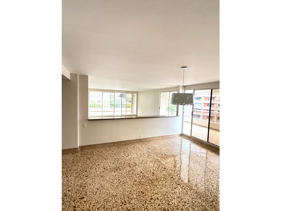 Apartamento en arriendo en El Poblado, Medellín · foto 4 de 24