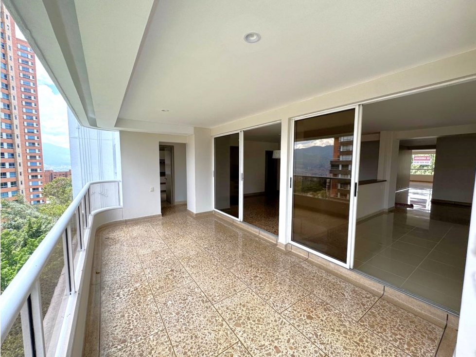 Apartamento en arriendo en El Poblado, Medellín · foto 7 de 24