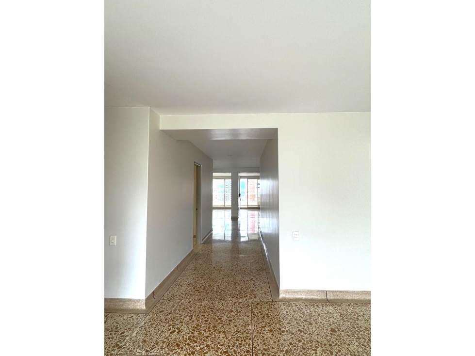 Apartamento en arriendo en El Poblado, Medellín · foto 10 de 24