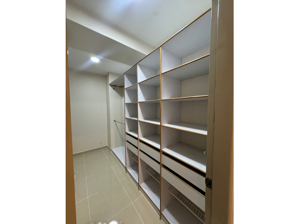 Apartamento en arriendo en El Poblado, Medellín · foto 13 de 24