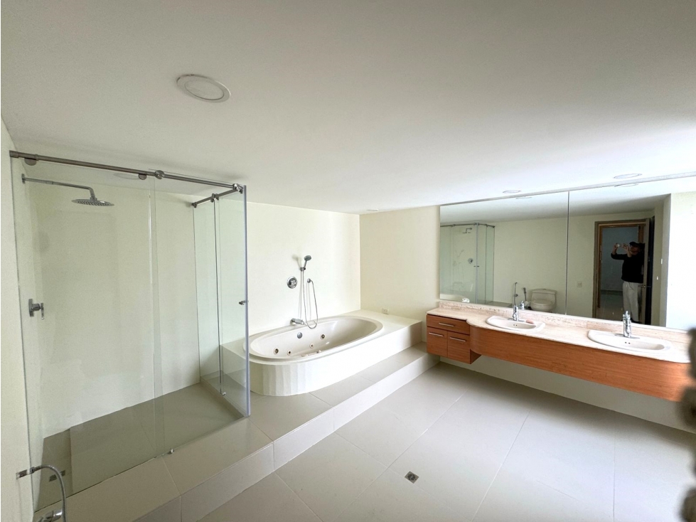 Apartamento en arriendo en El Poblado, Medellín · foto 14 de 24