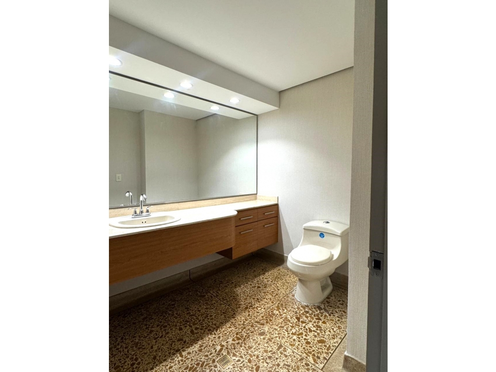 Apartamento en arriendo en El Poblado, Medellín · foto 15 de 24