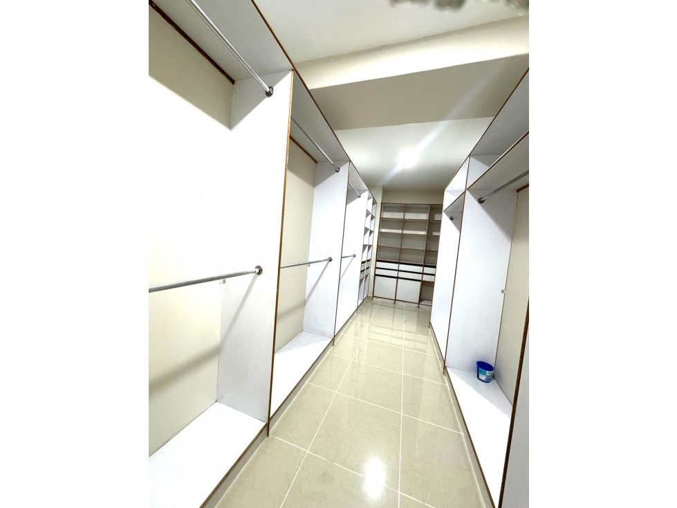 Apartamento en arriendo en El Poblado, Medellín · foto 18 de 24