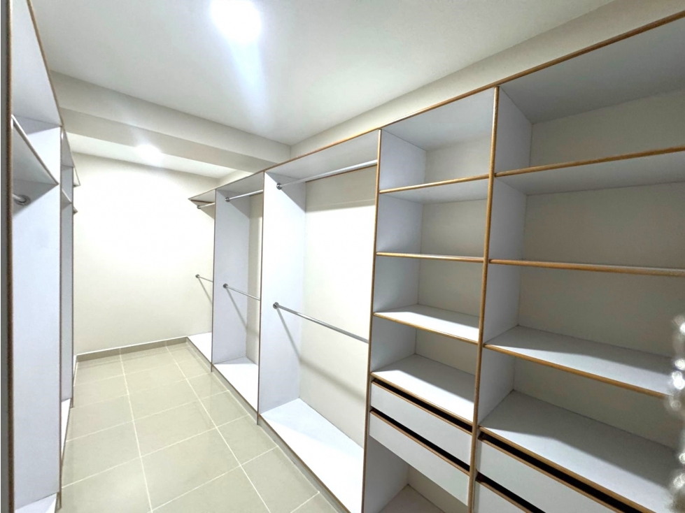 Apartamento en arriendo en El Poblado, Medellín · foto 19 de 24