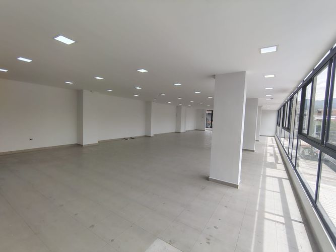 Oficina en arriendo en Cristo Rey, Medellín, 180 m² · foto 4 de 9