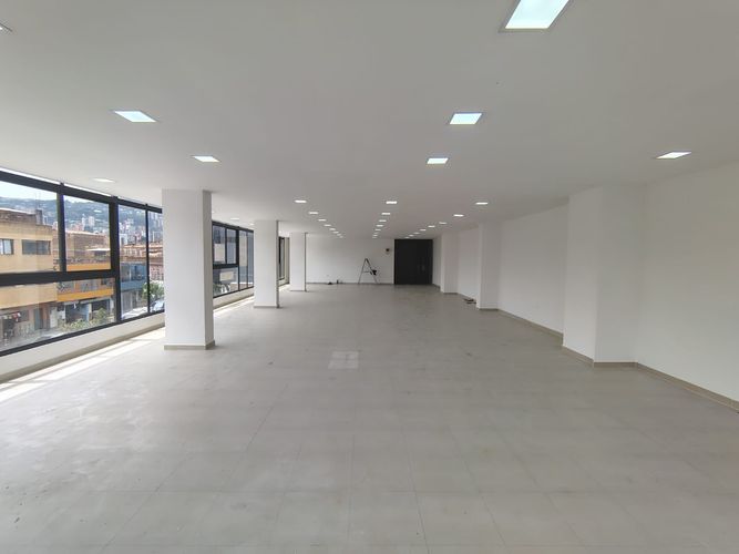 Oficina en arriendo en Cristo Rey, Medellín, 180 m² · foto 6 de 9