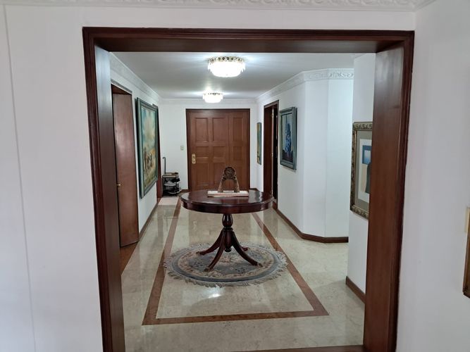Apartamento de 3 alcobas en venta en Suba Urbano, Bogotá, 217 m² · foto 3 de 24