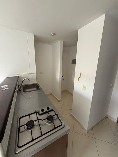 Apartaestudio en arriendo en Villa Nueva, Medellín, 30 m² · foto 2 de 7