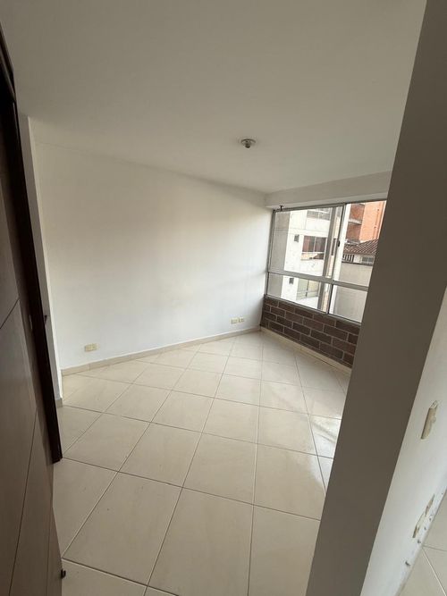 Apartaestudio en arriendo en Villa Nueva, Medellín, 30 m² · foto 4 de 7