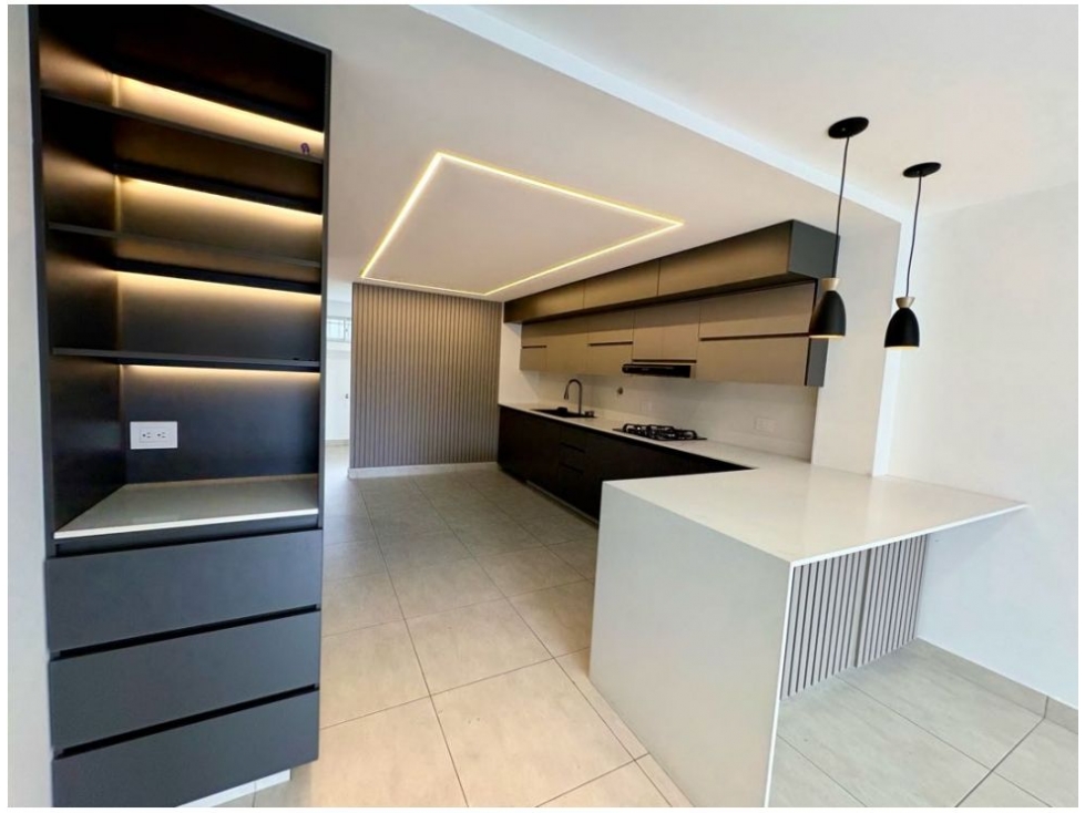 Casa for sale in El Poblado, Medellín 2