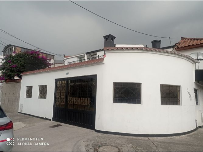 Casa de 4 alcobas en venta en Villa Luz, Bogotá, 320 m² · foto 2 de 22