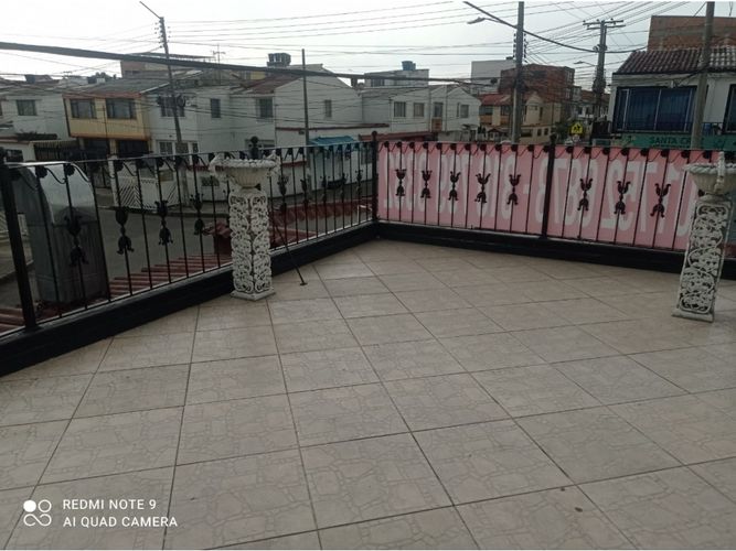 Casa de 4 alcobas en venta en Villa Luz, Bogotá, 320 m² · foto 4 de 22