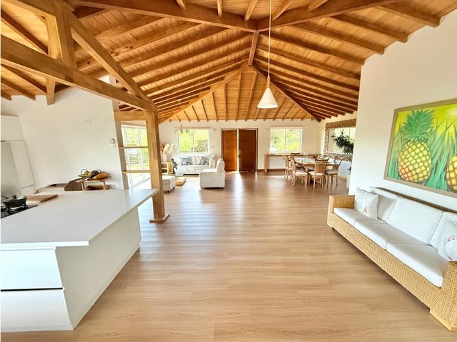 Finca en arriendo en Llano Grande, La Ceja, 255 m² · foto 2 de 21