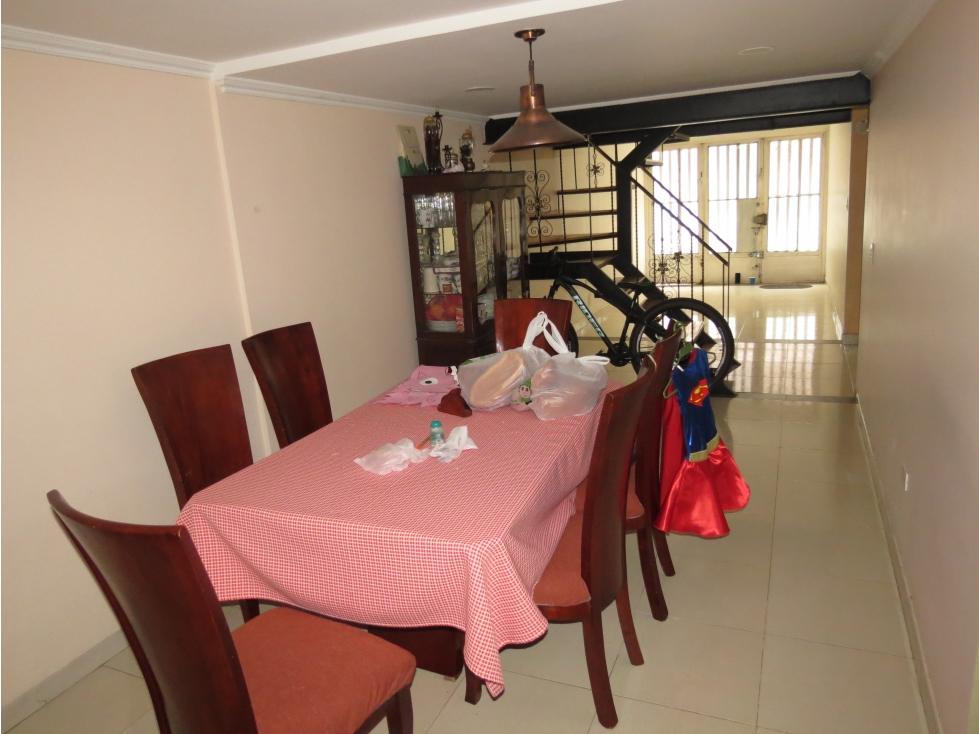Casa en venta en Engativá, Bogotá · foto 3 de 24