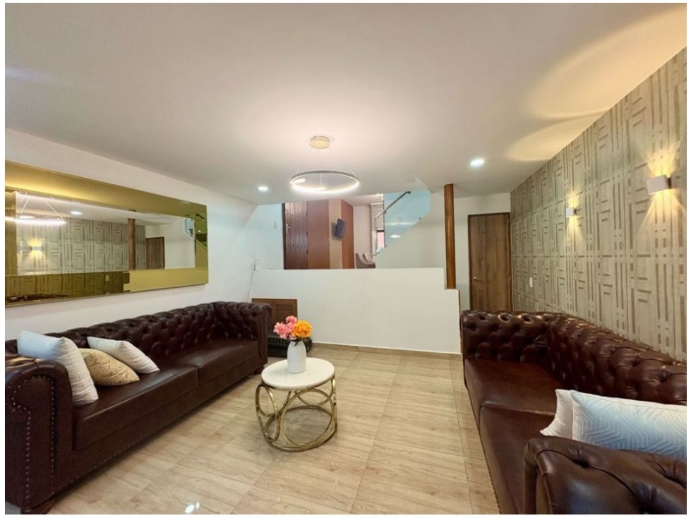 Casa en venta en El Poblado, Medellín 4