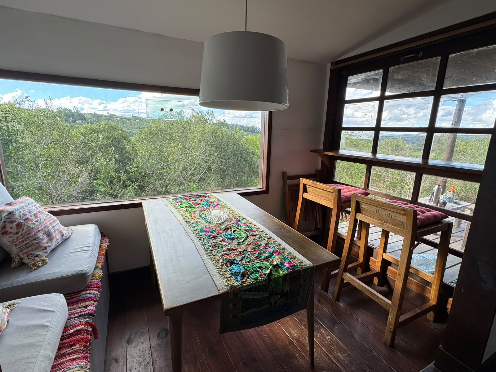 Encantadora Cabaña de Madera en Villa Serrana – Terreno de 504 m² con Bosque Nativo